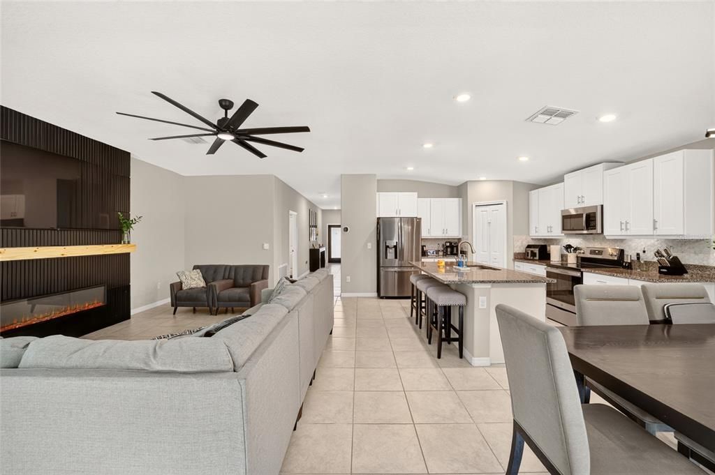 For Sale: $419,900 (4 beds, 2 baths, 1930 Square Feet)