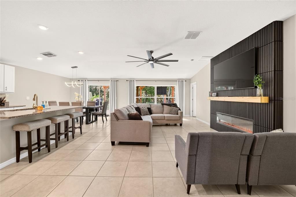 For Sale: $419,900 (4 beds, 2 baths, 1930 Square Feet)