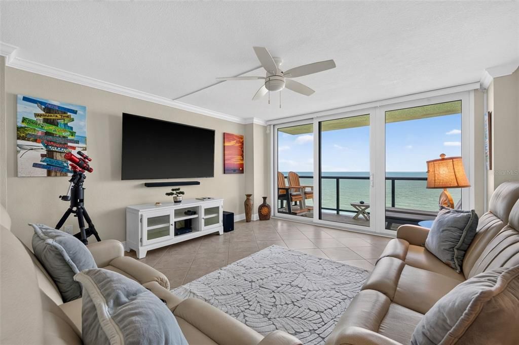 For Sale: $669,000 (2 beds, 2 baths, 1264 Square Feet)