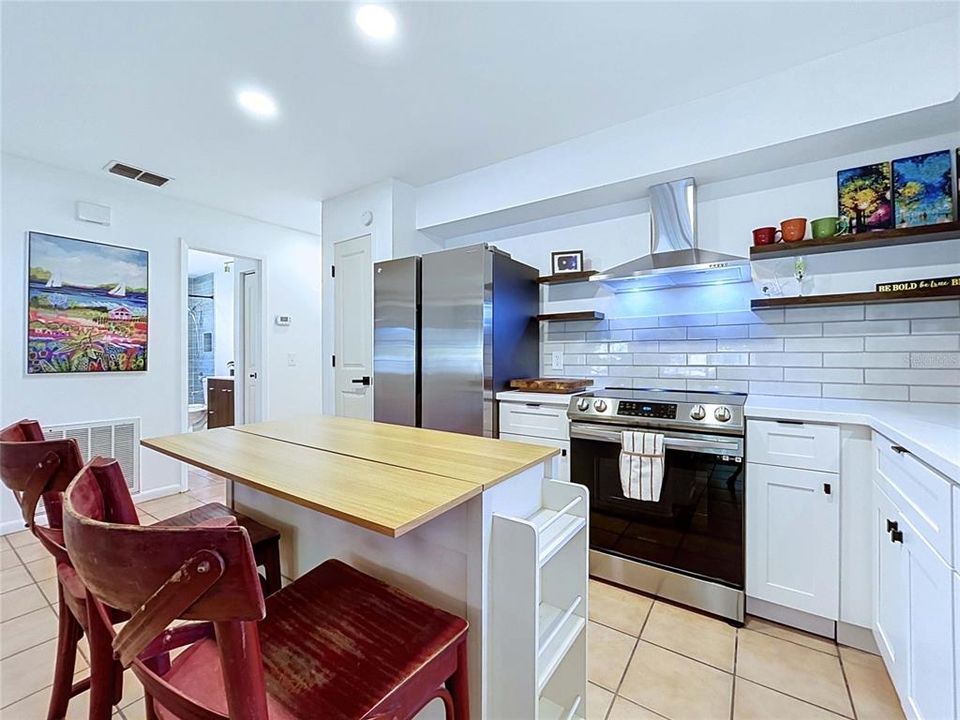 For Sale: $349,900 (3 beds, 2 baths, 1107 Square Feet)