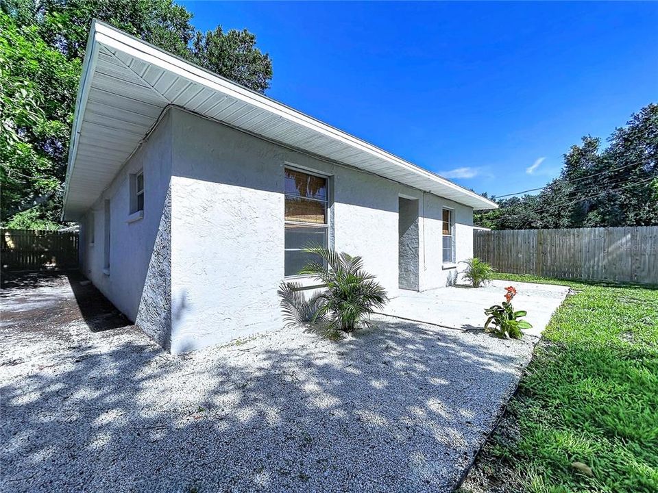 For Sale: $349,900 (3 beds, 2 baths, 1107 Square Feet)