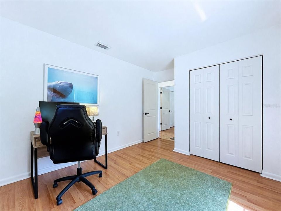 For Sale: $349,900 (3 beds, 2 baths, 1107 Square Feet)
