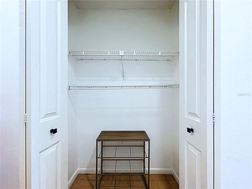 For Sale: $349,900 (3 beds, 2 baths, 1107 Square Feet)