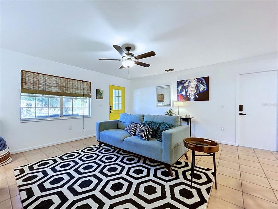 For Sale: $349,900 (3 beds, 2 baths, 1107 Square Feet)