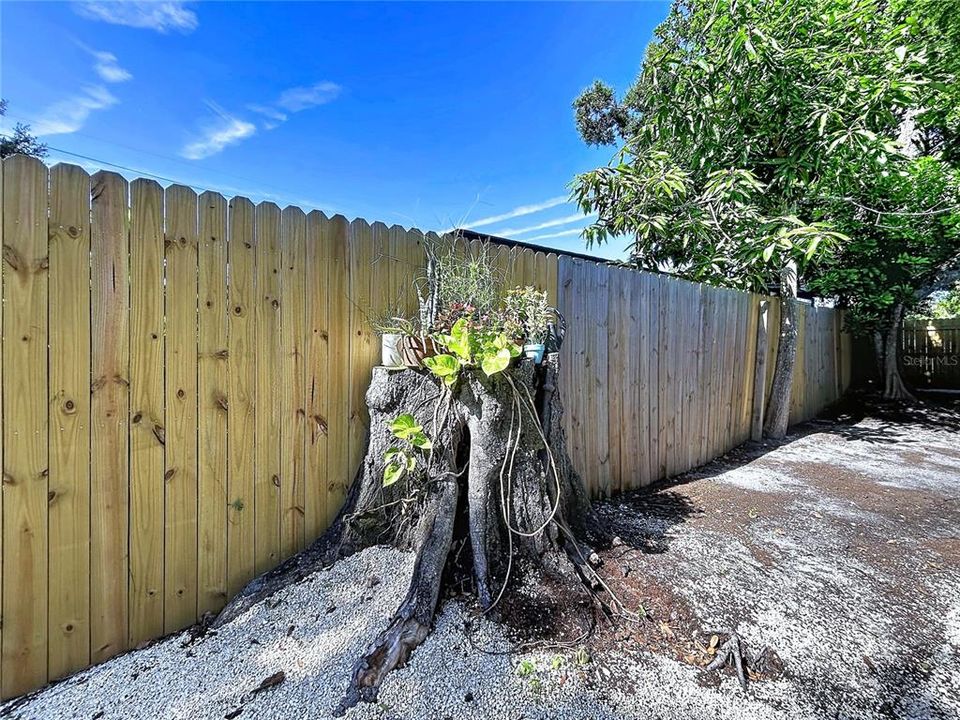 For Sale: $349,900 (3 beds, 2 baths, 1107 Square Feet)