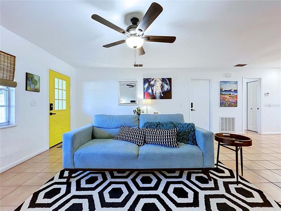 For Sale: $349,900 (3 beds, 2 baths, 1107 Square Feet)