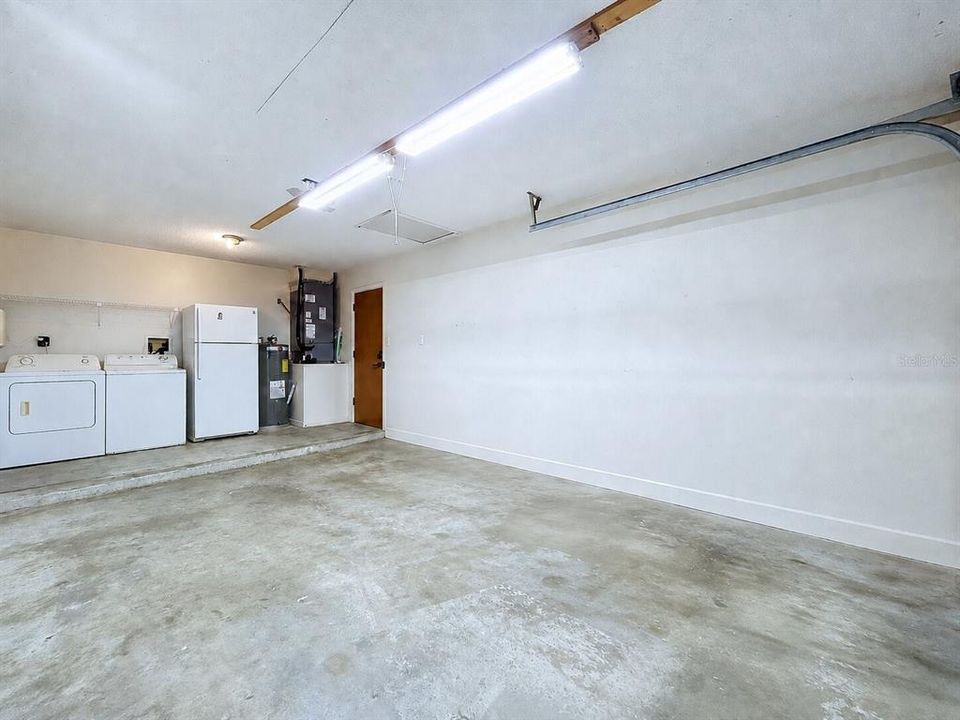 For Sale: $349,900 (3 beds, 2 baths, 1107 Square Feet)