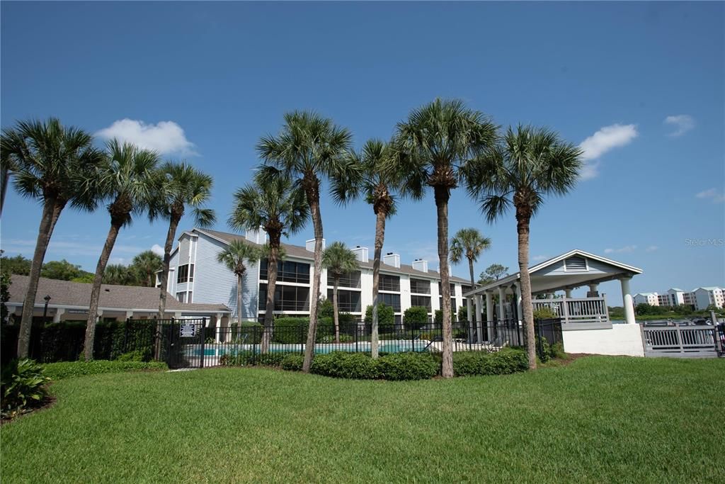For Rent: $2,200 (2 beds, 2 baths, 1065 Square Feet)