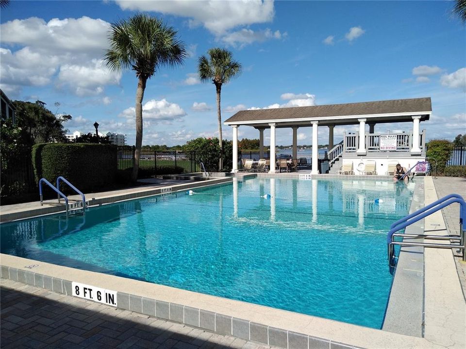 For Rent: $2,200 (2 beds, 2 baths, 1065 Square Feet)