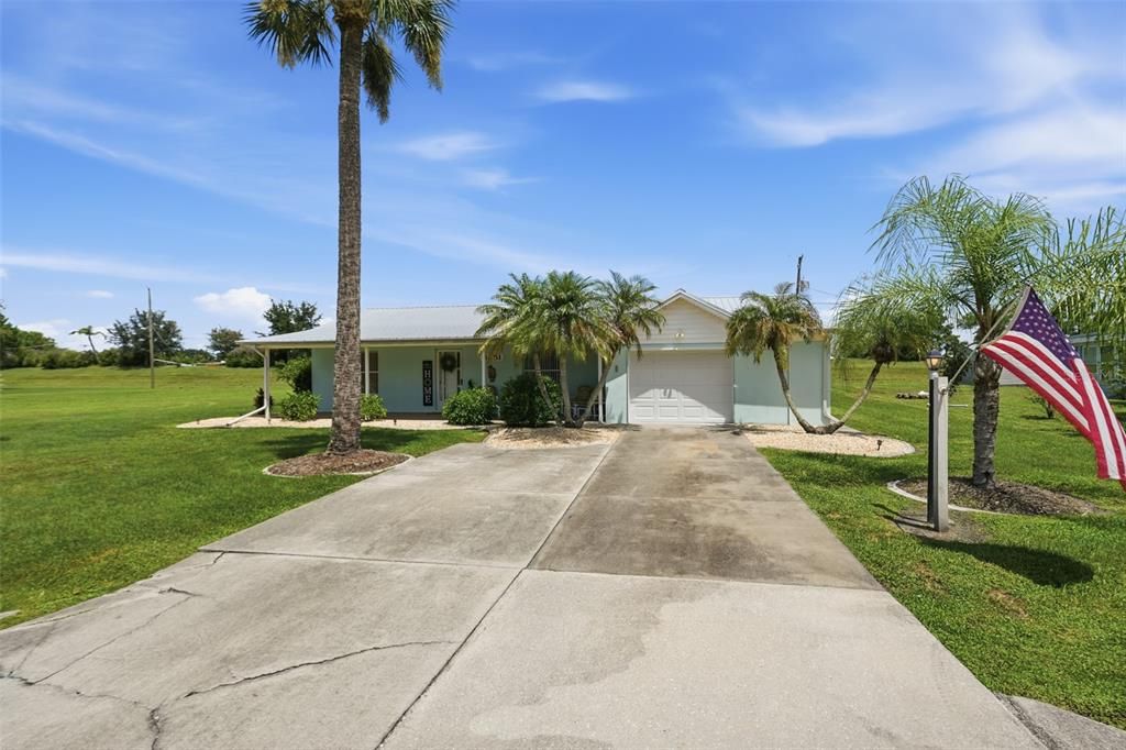 For Sale: $239,000 (2 beds, 2 baths, 1437 Square Feet)
