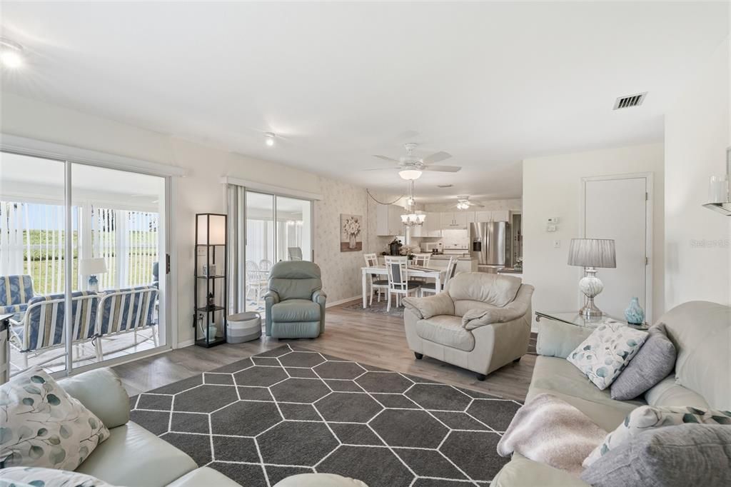 For Sale: $239,000 (2 beds, 2 baths, 1437 Square Feet)