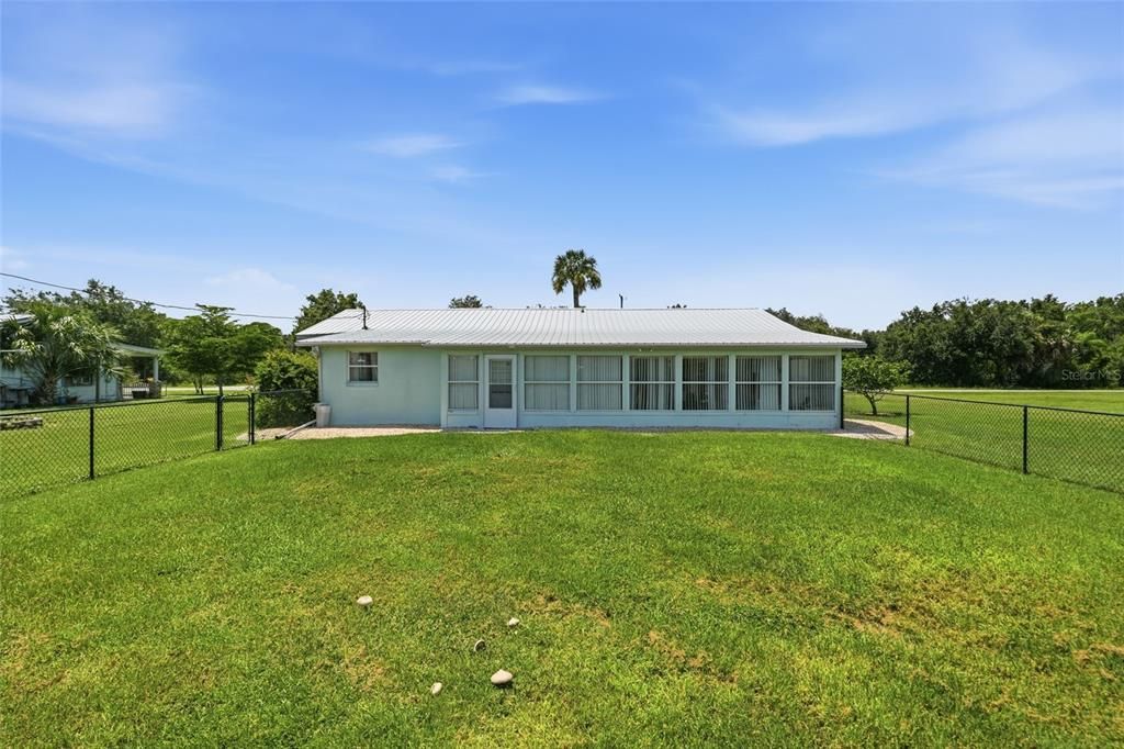 For Sale: $239,000 (2 beds, 2 baths, 1437 Square Feet)