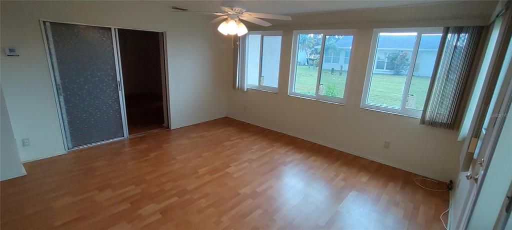 En Venta: $246,000 (2 camas, 2 baños, 1230 Pies cuadrados)
