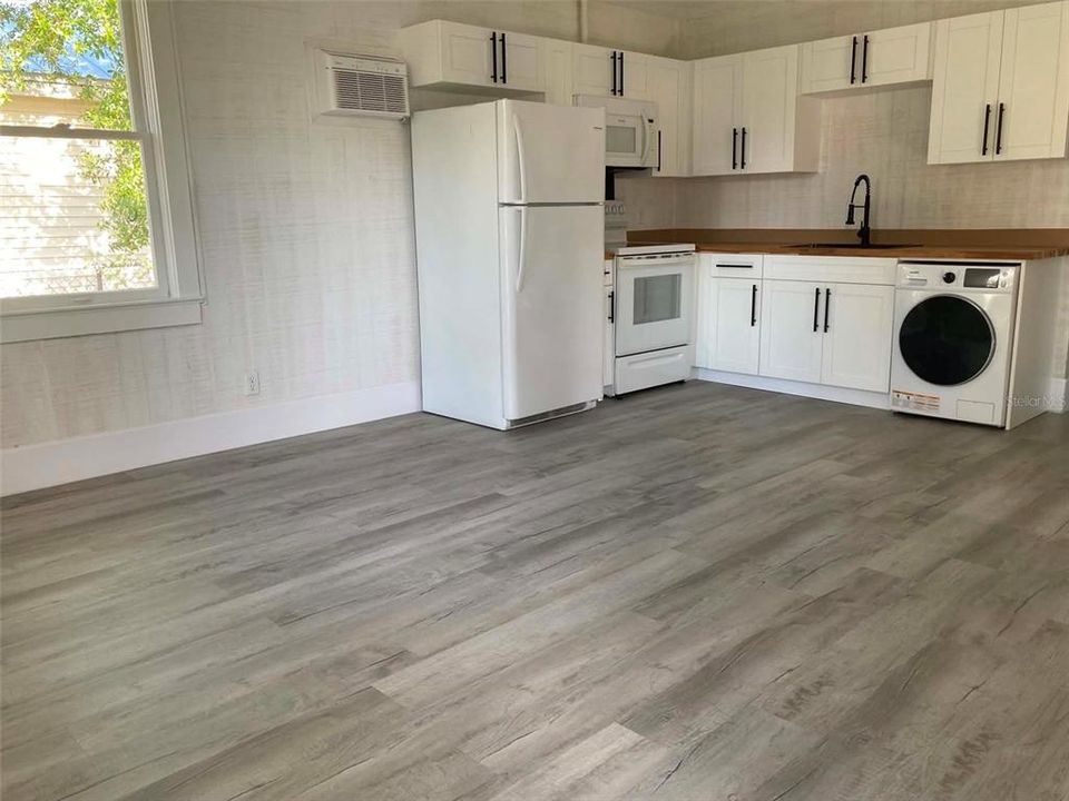 For Rent: $1,400 (1 beds, 1 baths, 550 Square Feet)