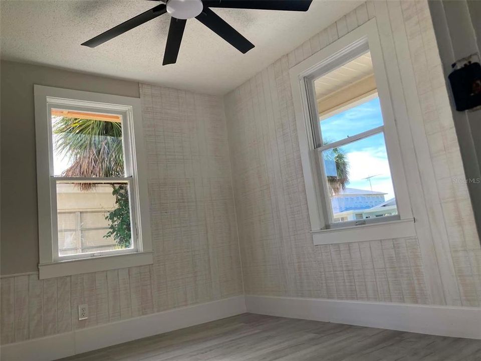 For Rent: $1,400 (1 beds, 1 baths, 550 Square Feet)