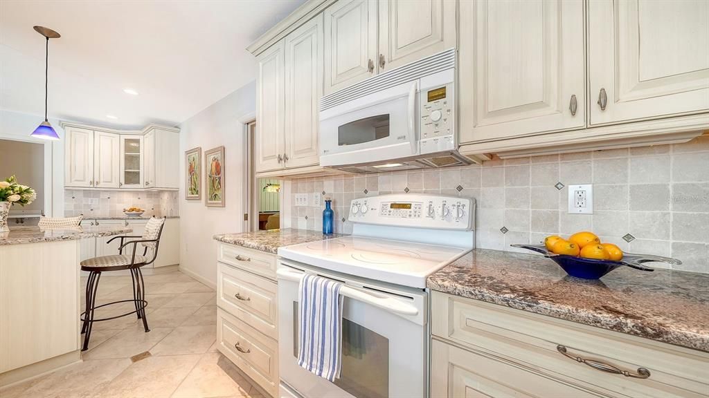 For Sale: $1,700,000 (4 beds, 3 baths, 2580 Square Feet)