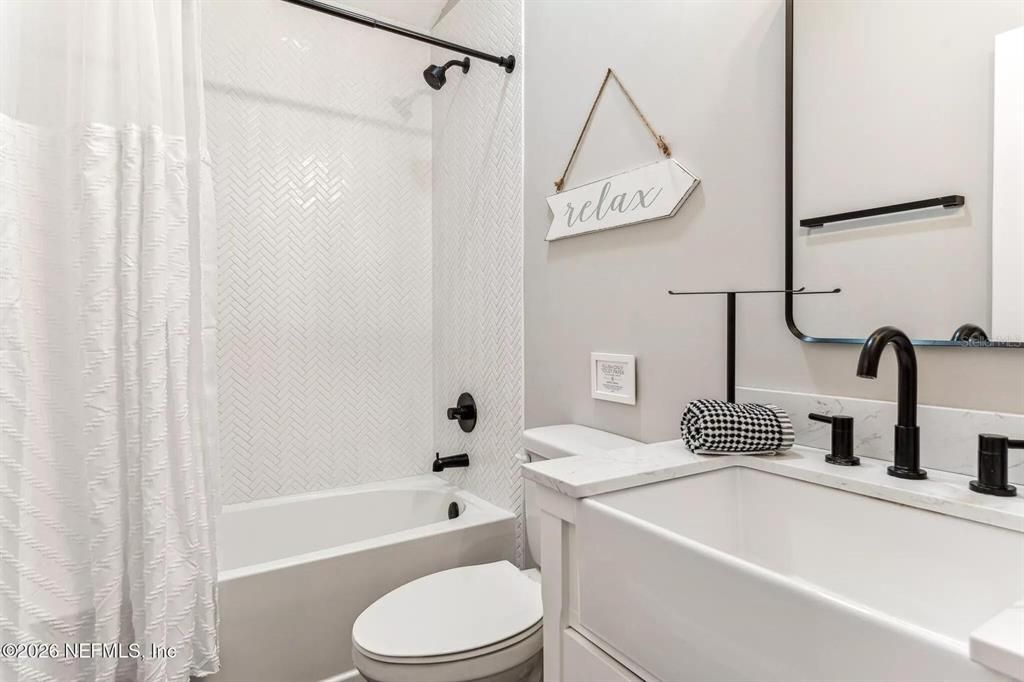 En Venta: $360,000 (3 camas, 2 baños, 1272 Pies cuadrados)