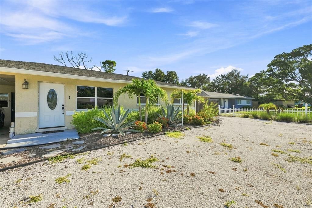 For Sale: $295,000 (3 beds, 1 baths, 1143 Square Feet)