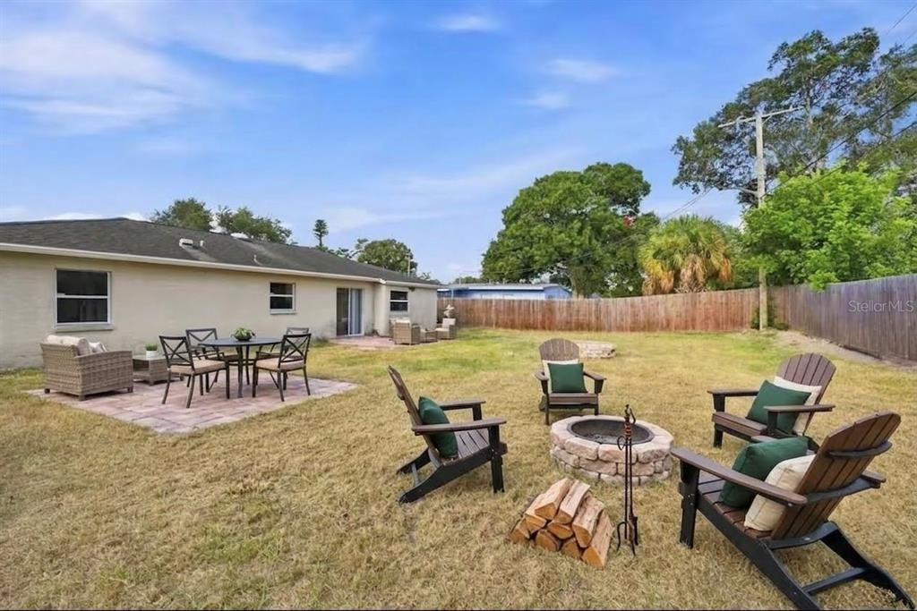 For Sale: $295,000 (3 beds, 1 baths, 1143 Square Feet)