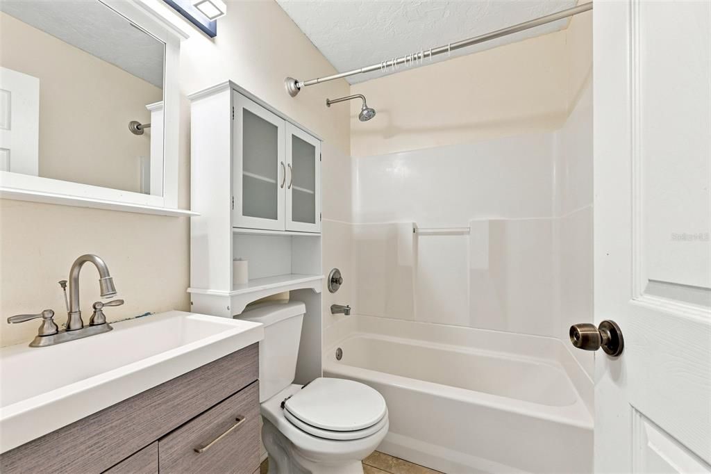 For Sale: $295,000 (3 beds, 1 baths, 1143 Square Feet)
