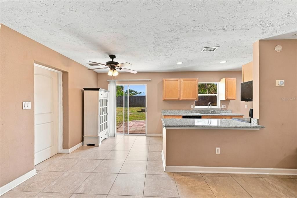 For Sale: $295,000 (3 beds, 1 baths, 1143 Square Feet)