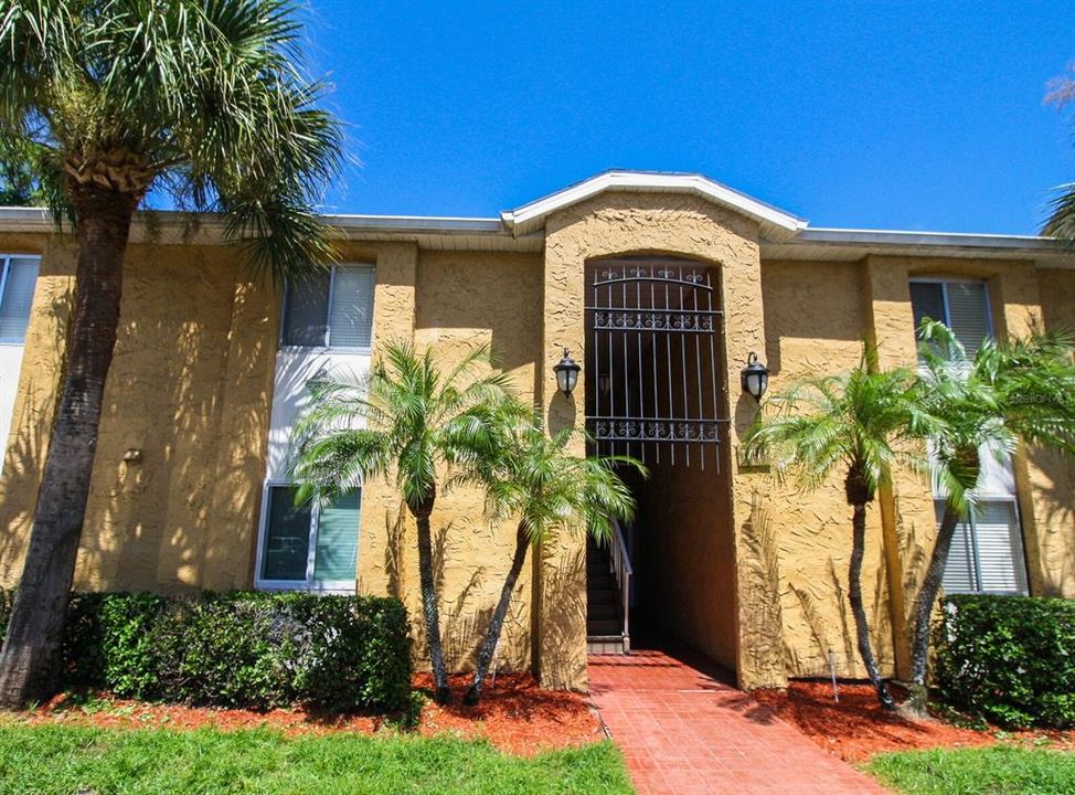 For Rent: $1,695 (2 beds, 2 baths, 1049 Square Feet)