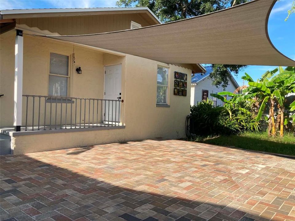 For Rent: $2,100 (2 beds, 1 baths, 650 Square Feet)