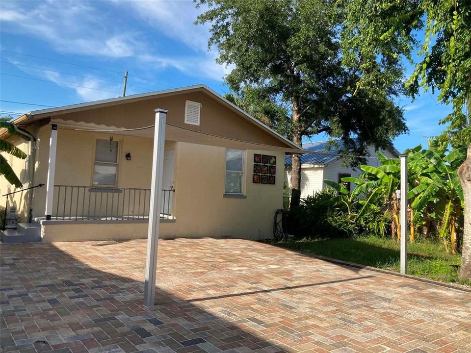 For Rent: $2,100 (2 beds, 1 baths, 650 Square Feet)