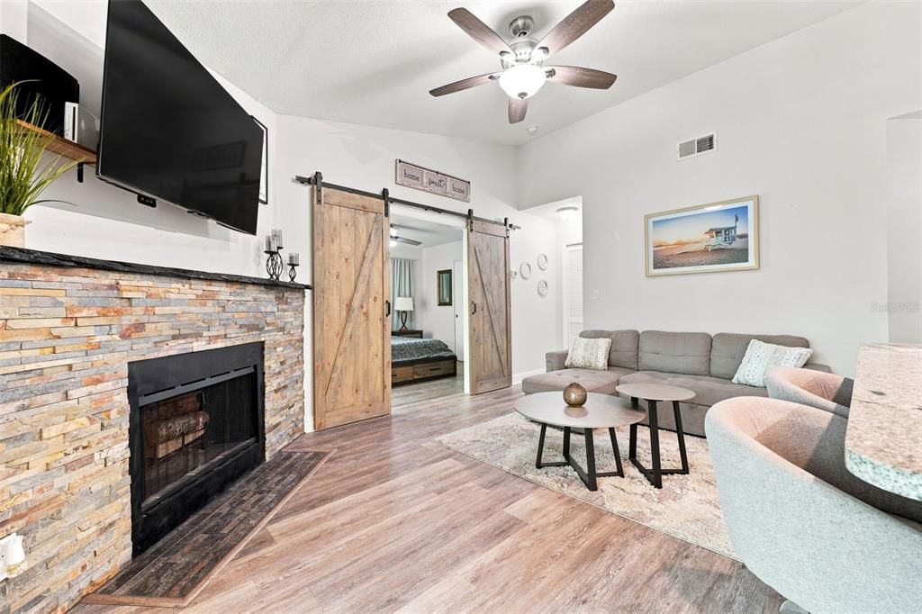 For Rent: $2,200 (1 beds, 1 baths, 684 Square Feet)