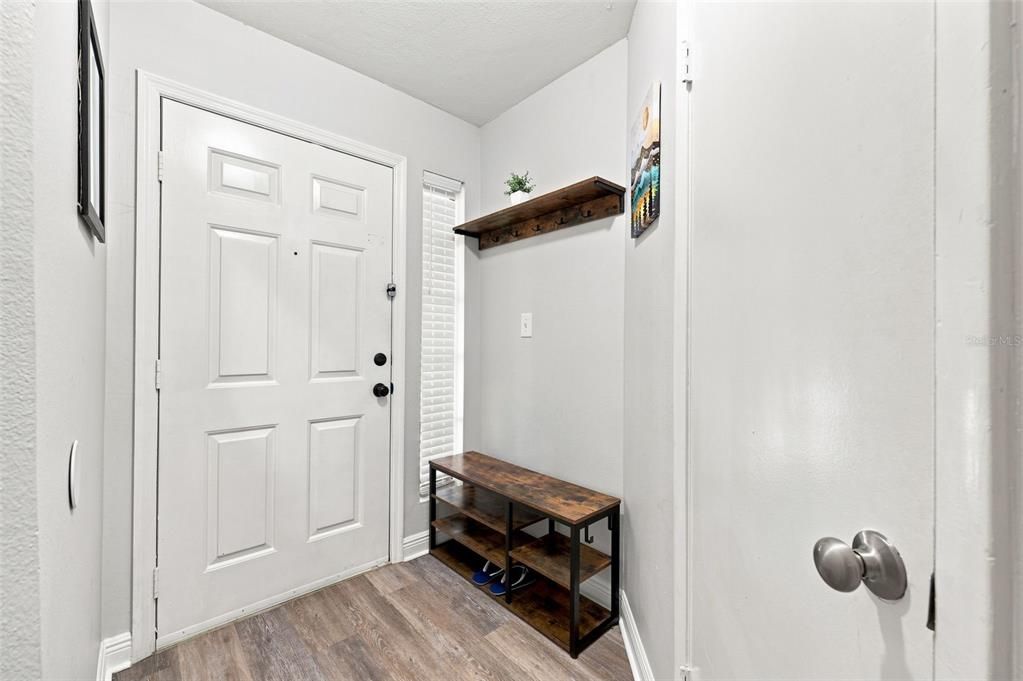 For Rent: $2,200 (1 beds, 1 baths, 684 Square Feet)