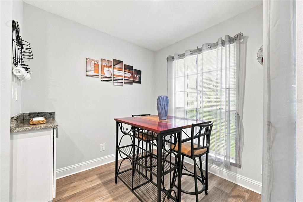For Rent: $2,200 (1 beds, 1 baths, 684 Square Feet)