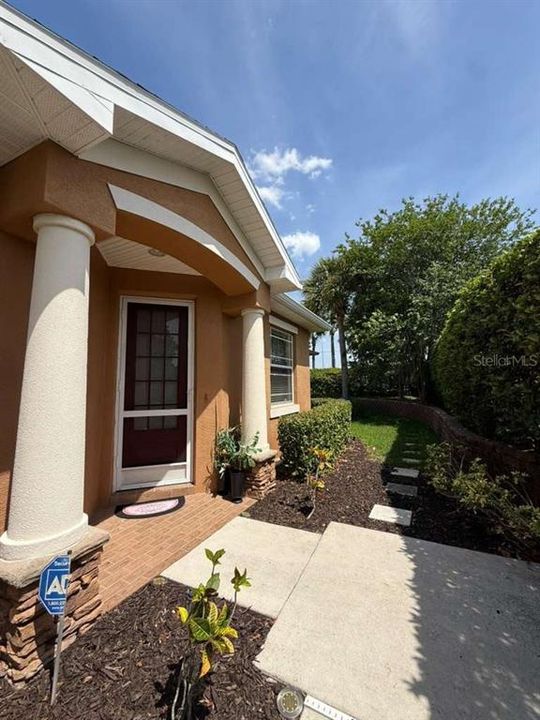 For Rent: $2,150 (2 beds, 2 baths, 1499 Square Feet)