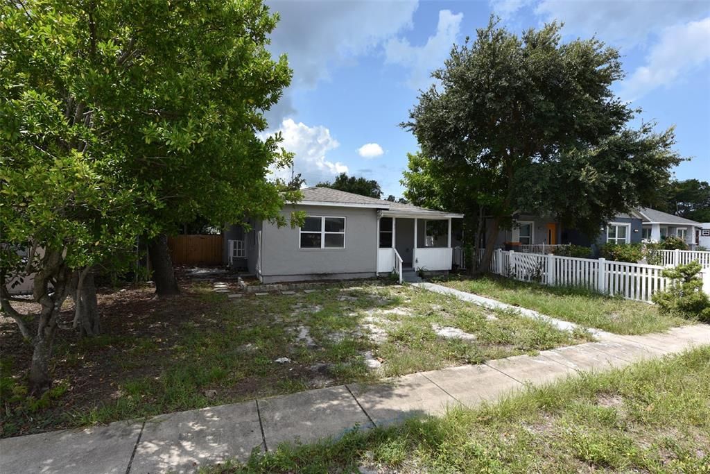 En Venta: $390,000 (5 camas, 2 baños, 1916 Pies cuadrados)