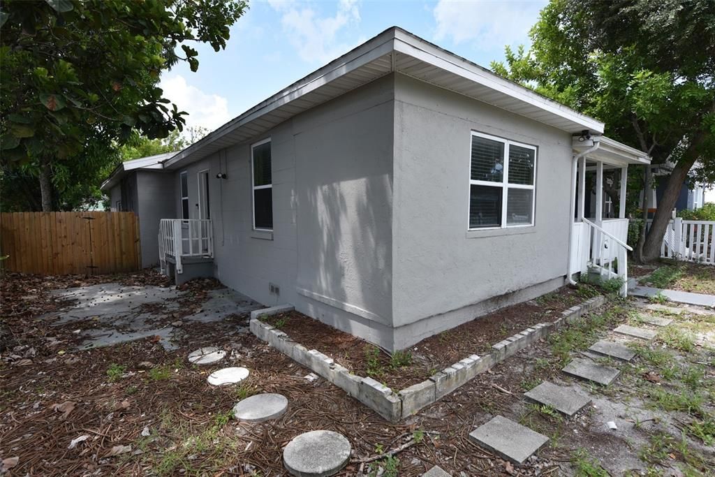 En Venta: $390,000 (5 camas, 2 baños, 1916 Pies cuadrados)