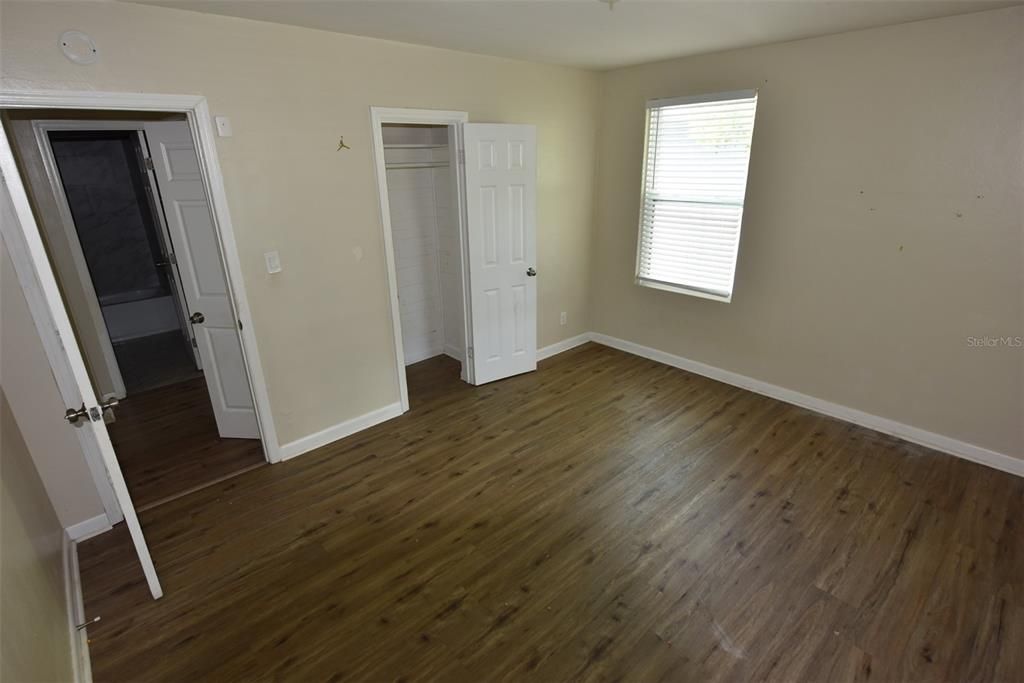 En Venta: $390,000 (5 camas, 2 baños, 1916 Pies cuadrados)