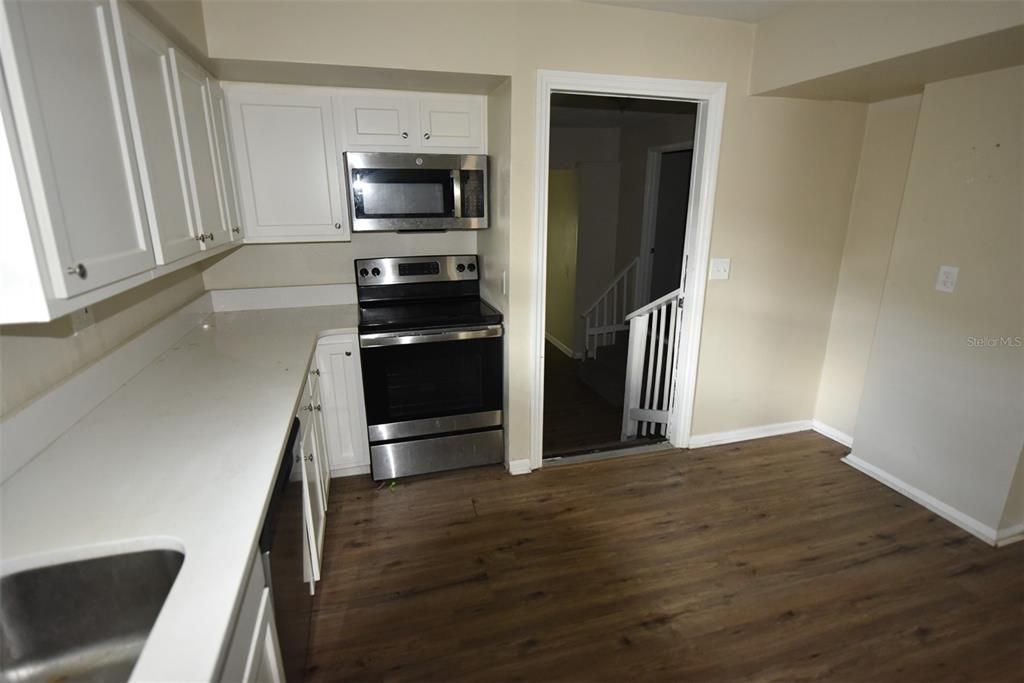 En Venta: $390,000 (5 camas, 2 baños, 1916 Pies cuadrados)