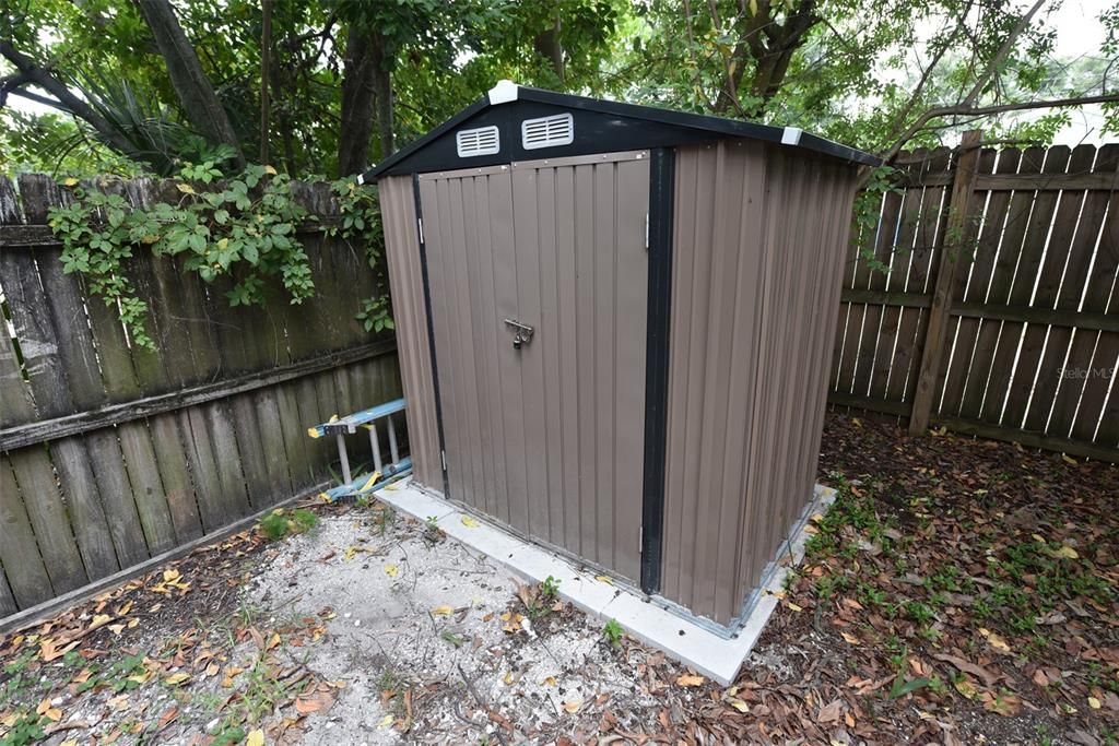 En Venta: $390,000 (5 camas, 2 baños, 1916 Pies cuadrados)