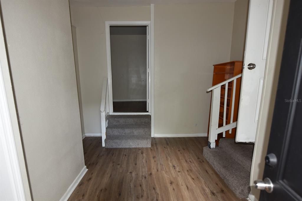 En Venta: $390,000 (5 camas, 2 baños, 1916 Pies cuadrados)