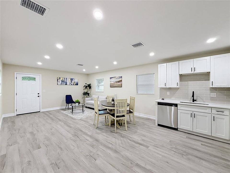 For Sale: $269,900 (3 beds, 2 baths, 1088 Square Feet)