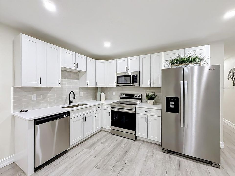 For Sale: $269,900 (3 beds, 2 baths, 1088 Square Feet)