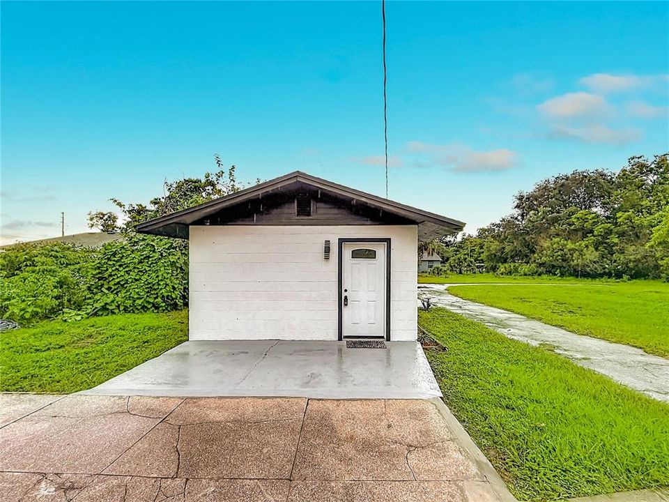 For Sale: $269,900 (3 beds, 2 baths, 1088 Square Feet)