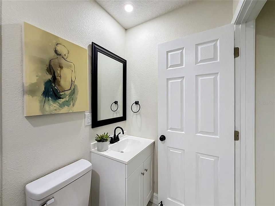 For Sale: $269,900 (3 beds, 2 baths, 1088 Square Feet)