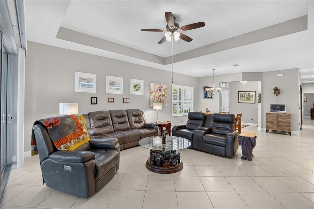 For Sale: $332,900 (2 beds, 2 baths, 1754 Square Feet)