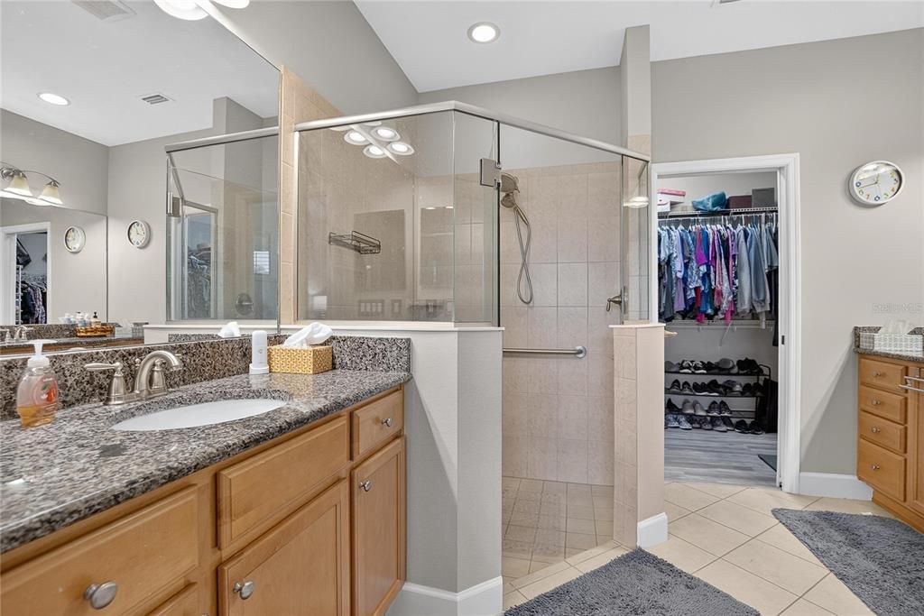 For Sale: $332,900 (2 beds, 2 baths, 1754 Square Feet)