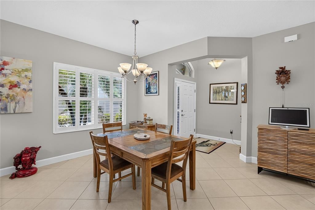 For Sale: $332,900 (2 beds, 2 baths, 1754 Square Feet)