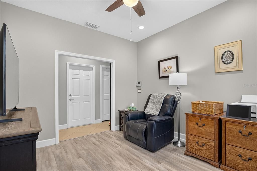 For Sale: $332,900 (2 beds, 2 baths, 1754 Square Feet)