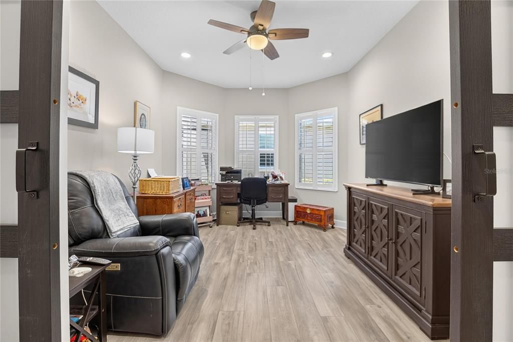 For Sale: $332,900 (2 beds, 2 baths, 1754 Square Feet)