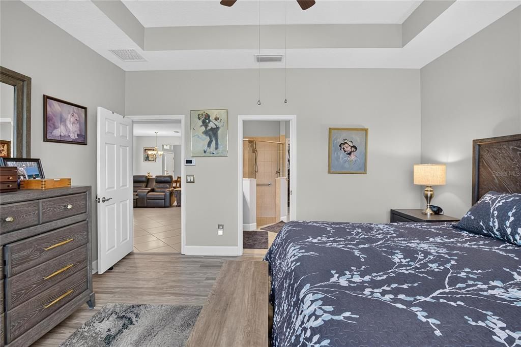For Sale: $332,900 (2 beds, 2 baths, 1754 Square Feet)