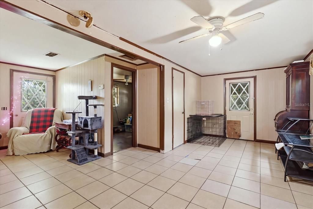 For Sale: $300,000 (3 beds, 1 baths, 1553 Square Feet)