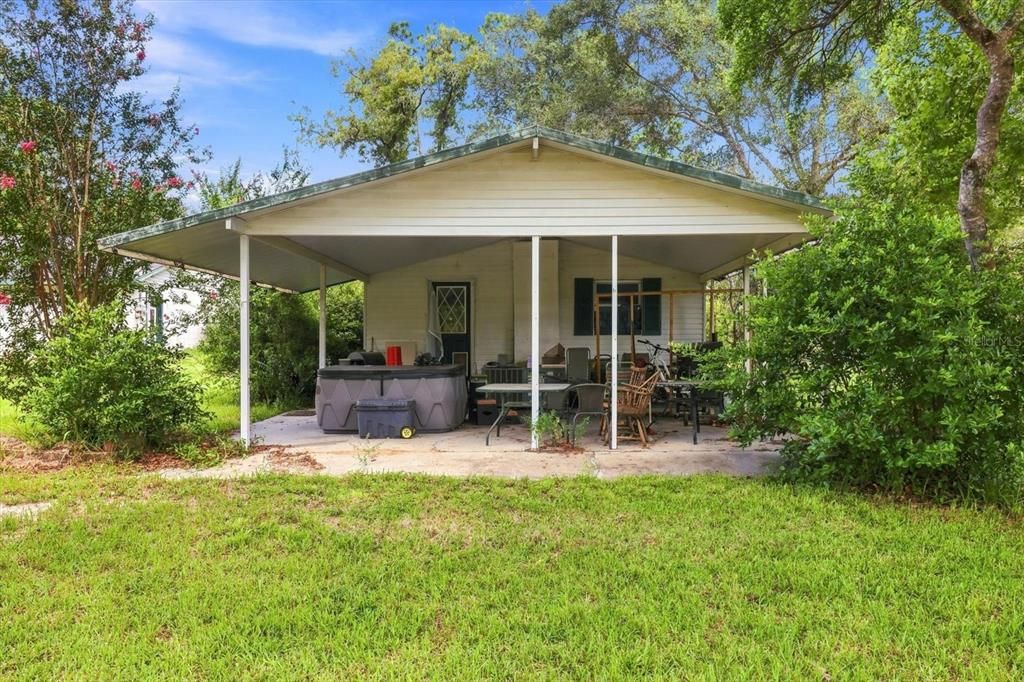 For Sale: $300,000 (3 beds, 1 baths, 1553 Square Feet)
